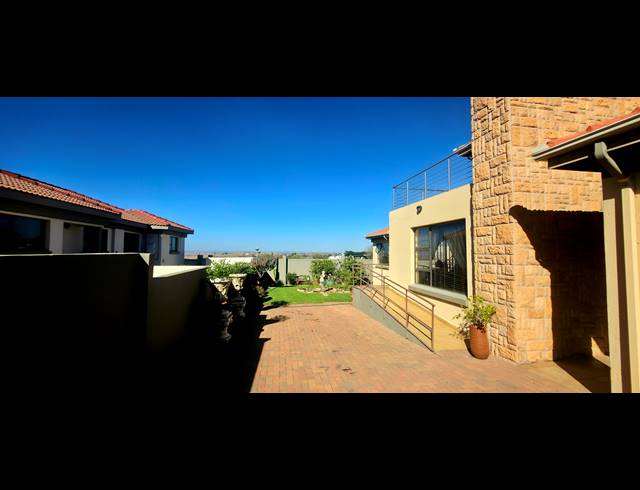 3 BEDROOM GATED ESTATE FOR SALE IN BEN FLEUR